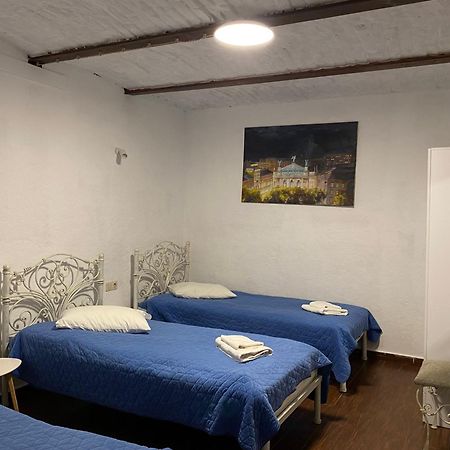 Staryi Krakiv Hotel Lviv Bagian luar foto