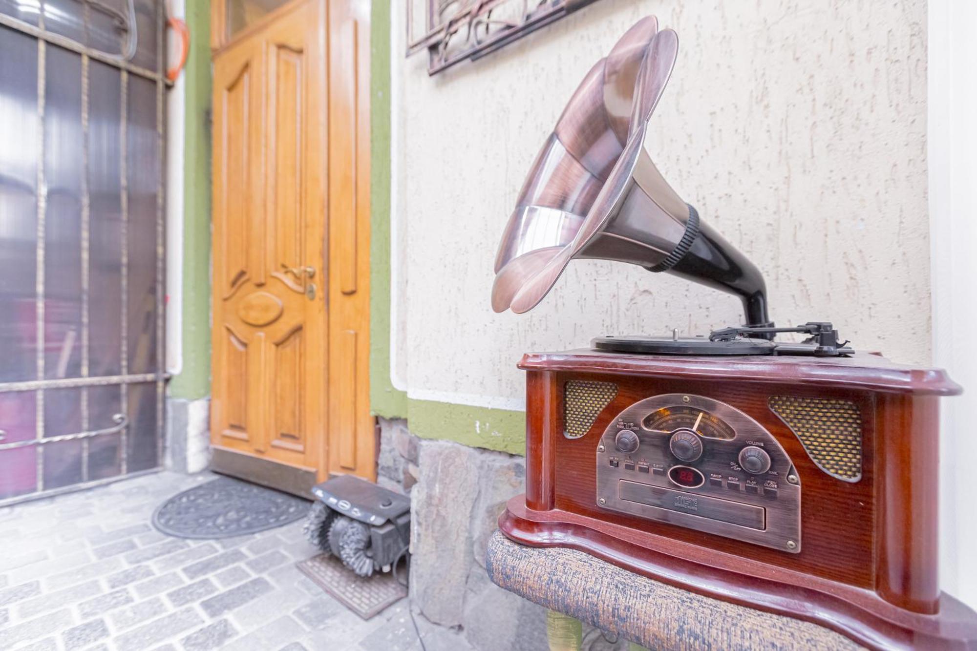 Staryi Krakiv Hotel Lviv Bagian luar foto