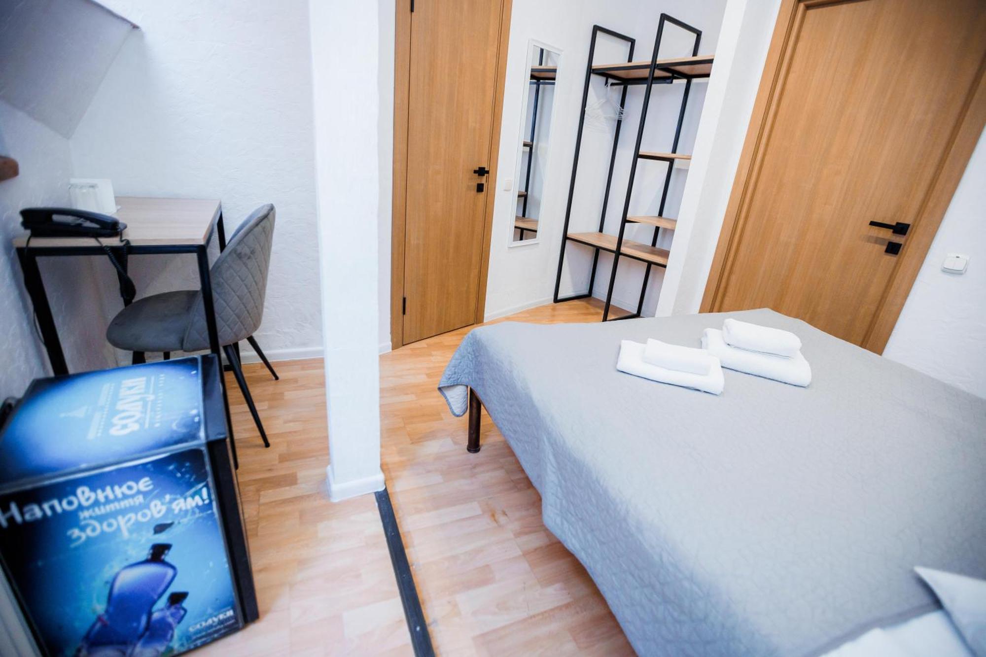 Staryi Krakiv Hotel Lviv Bagian luar foto