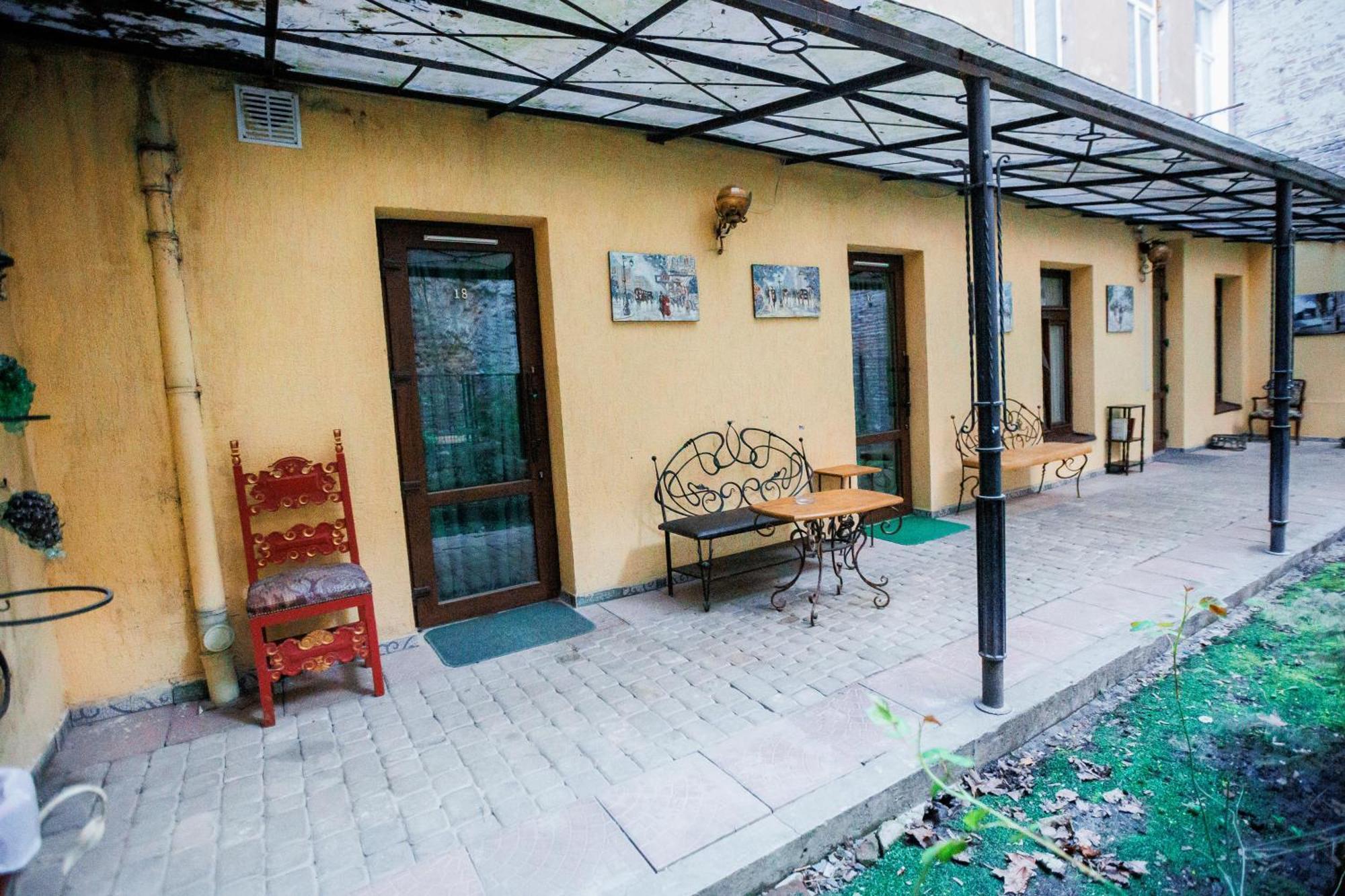 Staryi Krakiv Hotel Lviv Bagian luar foto