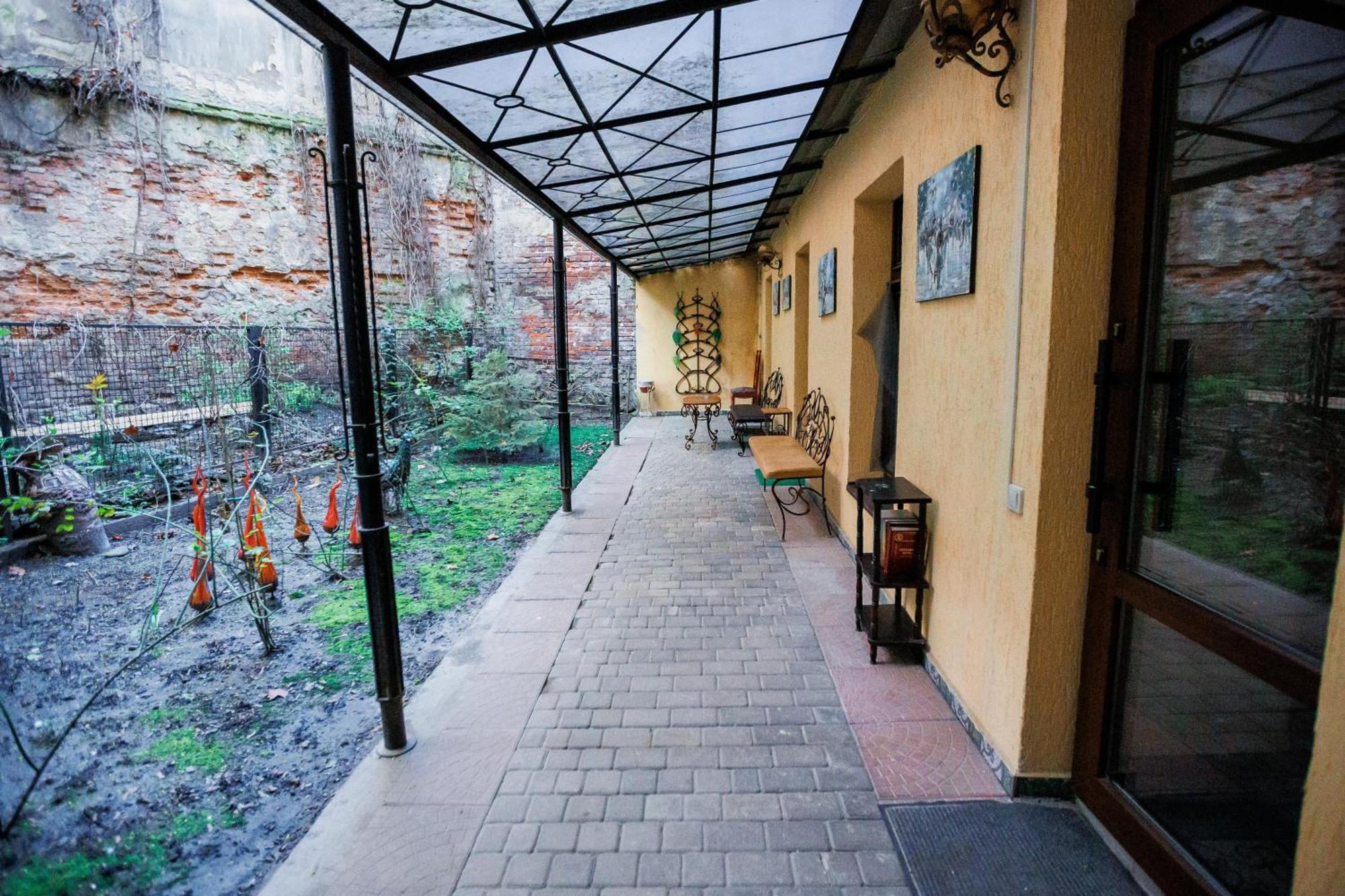 Staryi Krakiv Hotel Lviv Bagian luar foto