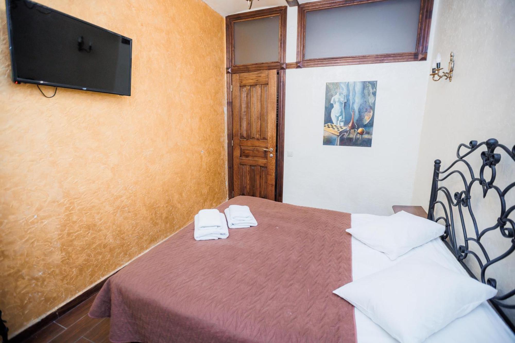 Staryi Krakiv Hotel Lviv Bagian luar foto