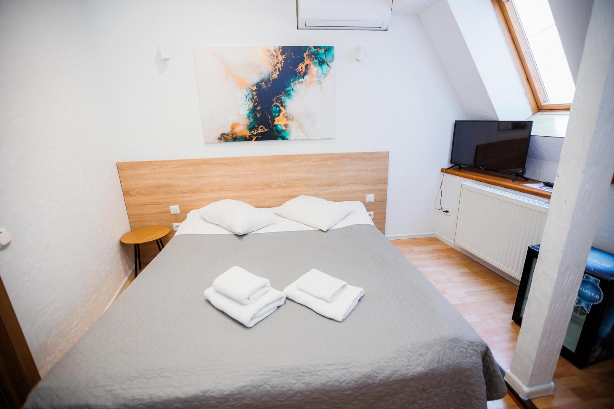 Staryi Krakiv Hotel Lviv Bagian luar foto