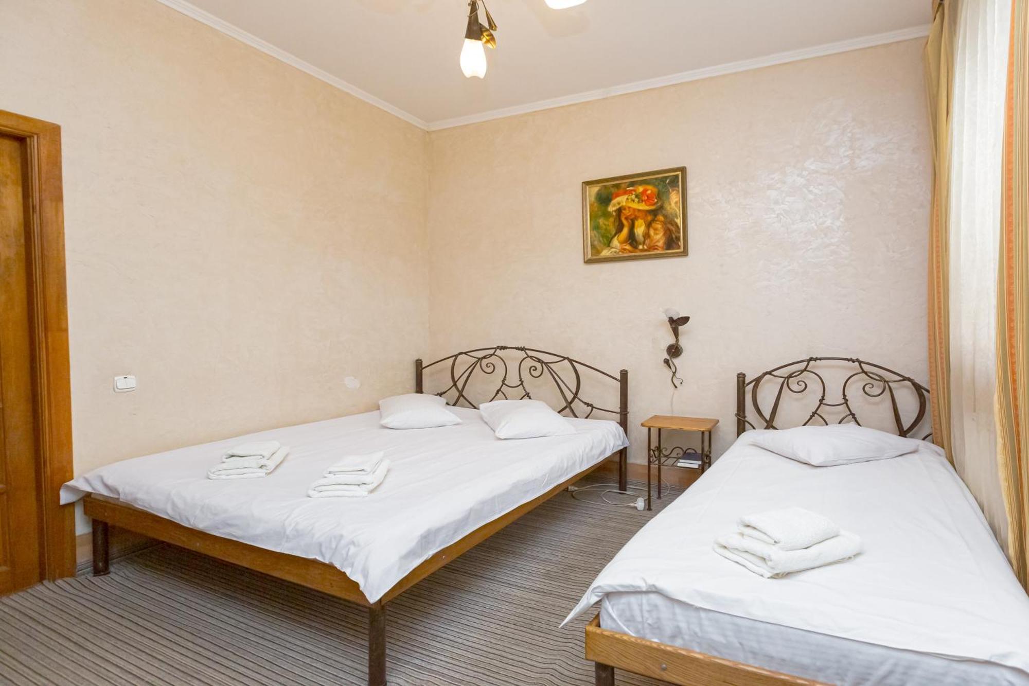 Staryi Krakiv Hotel Lviv Bagian luar foto