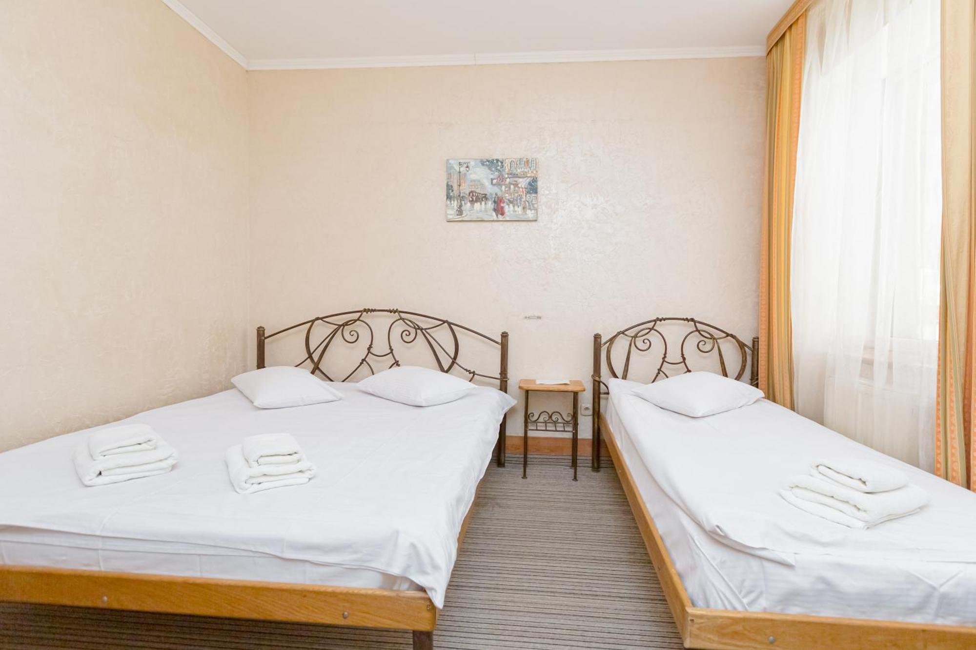 Staryi Krakiv Hotel Lviv Bagian luar foto