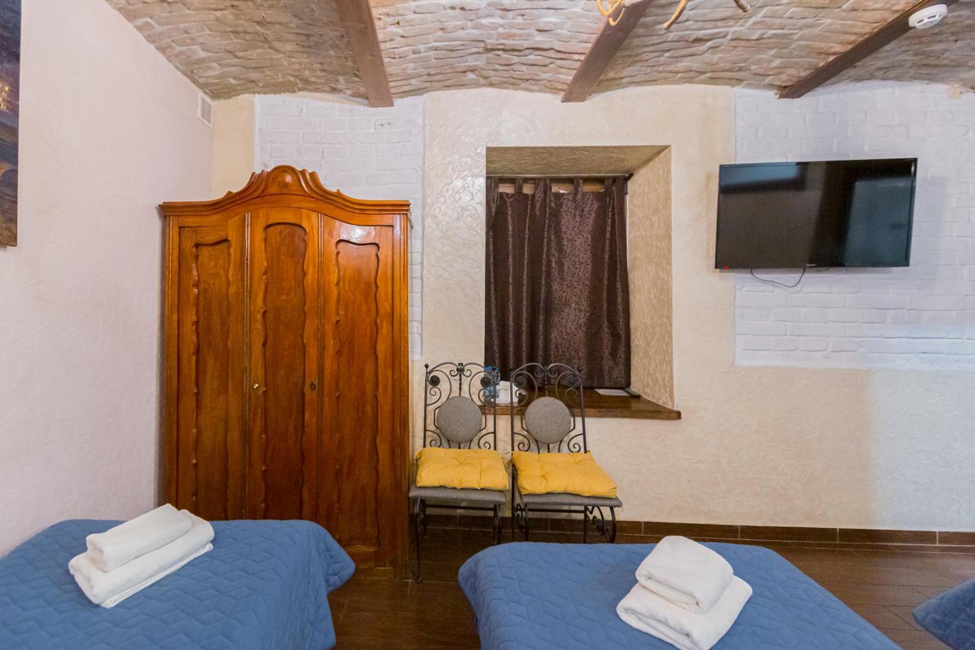 Staryi Krakiv Hotel Lviv Bagian luar foto