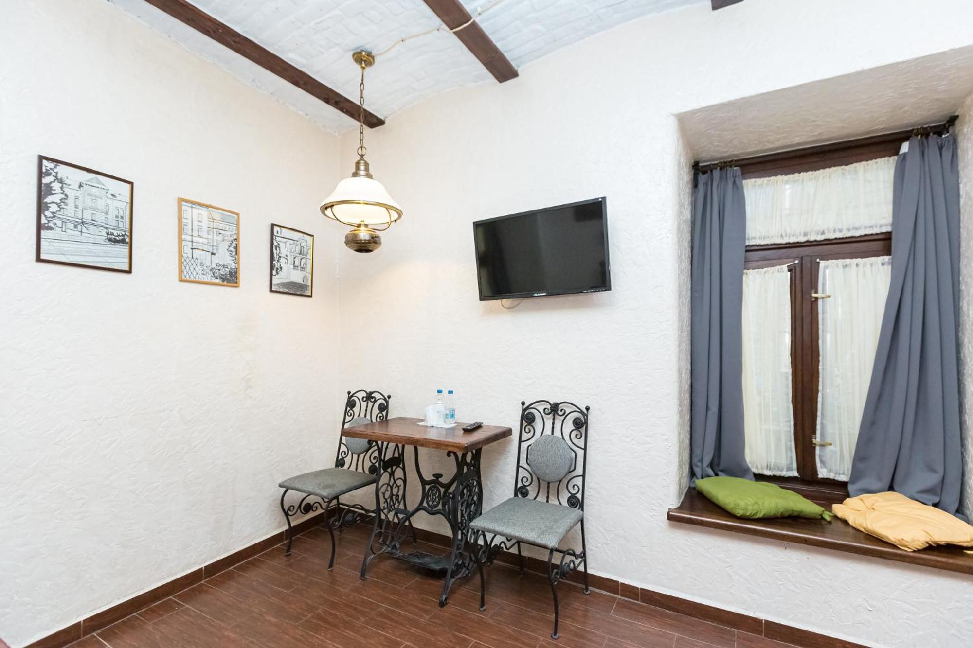 Staryi Krakiv Hotel Lviv Bagian luar foto