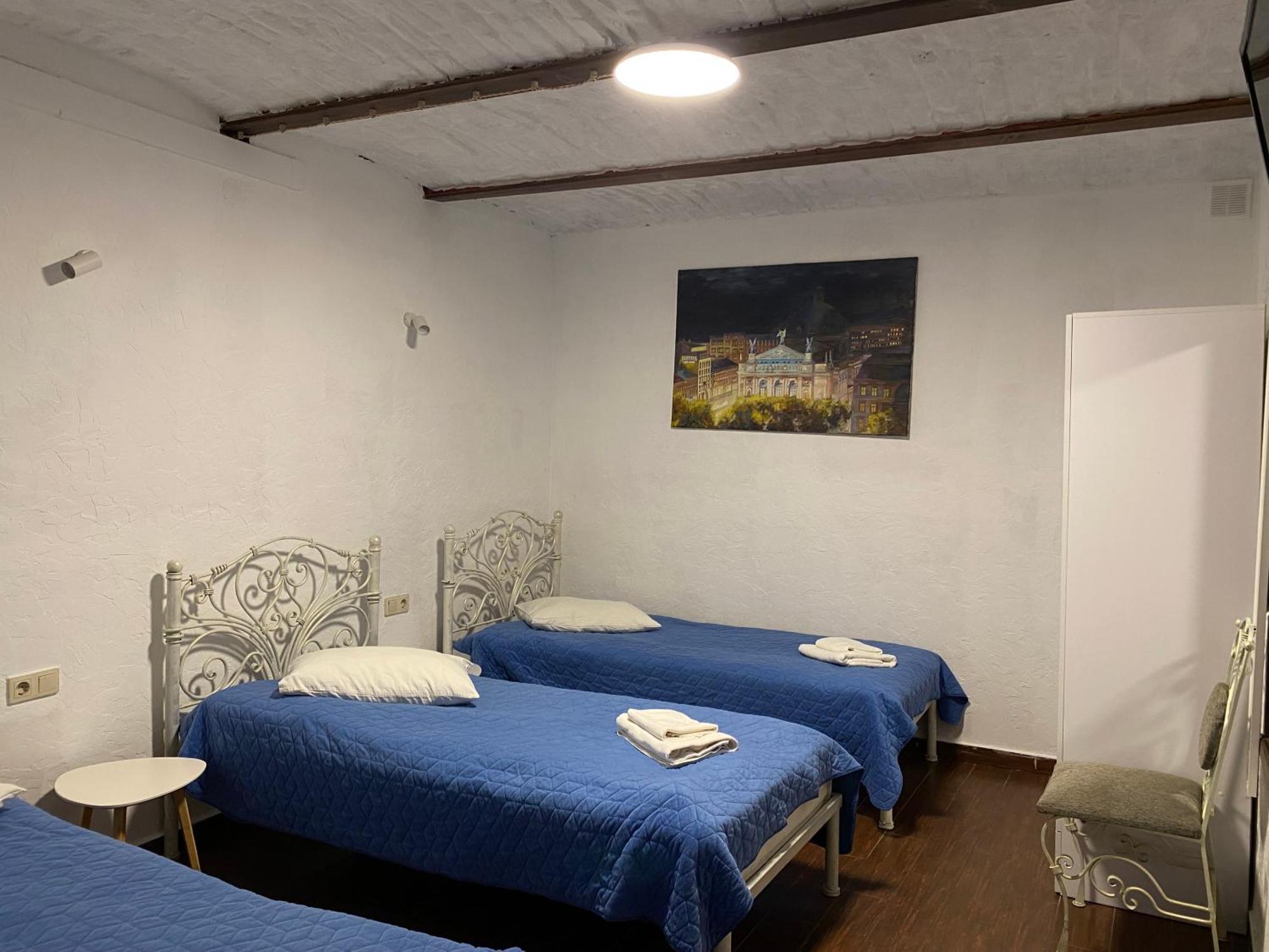 Staryi Krakiv Hotel Lviv Bagian luar foto