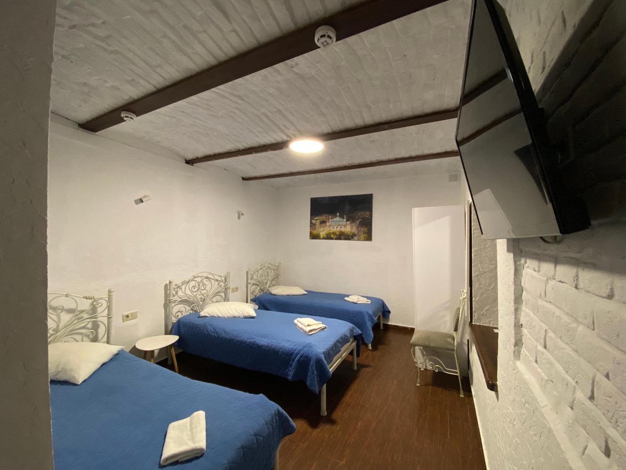 Staryi Krakiv Hotel Lviv Bagian luar foto