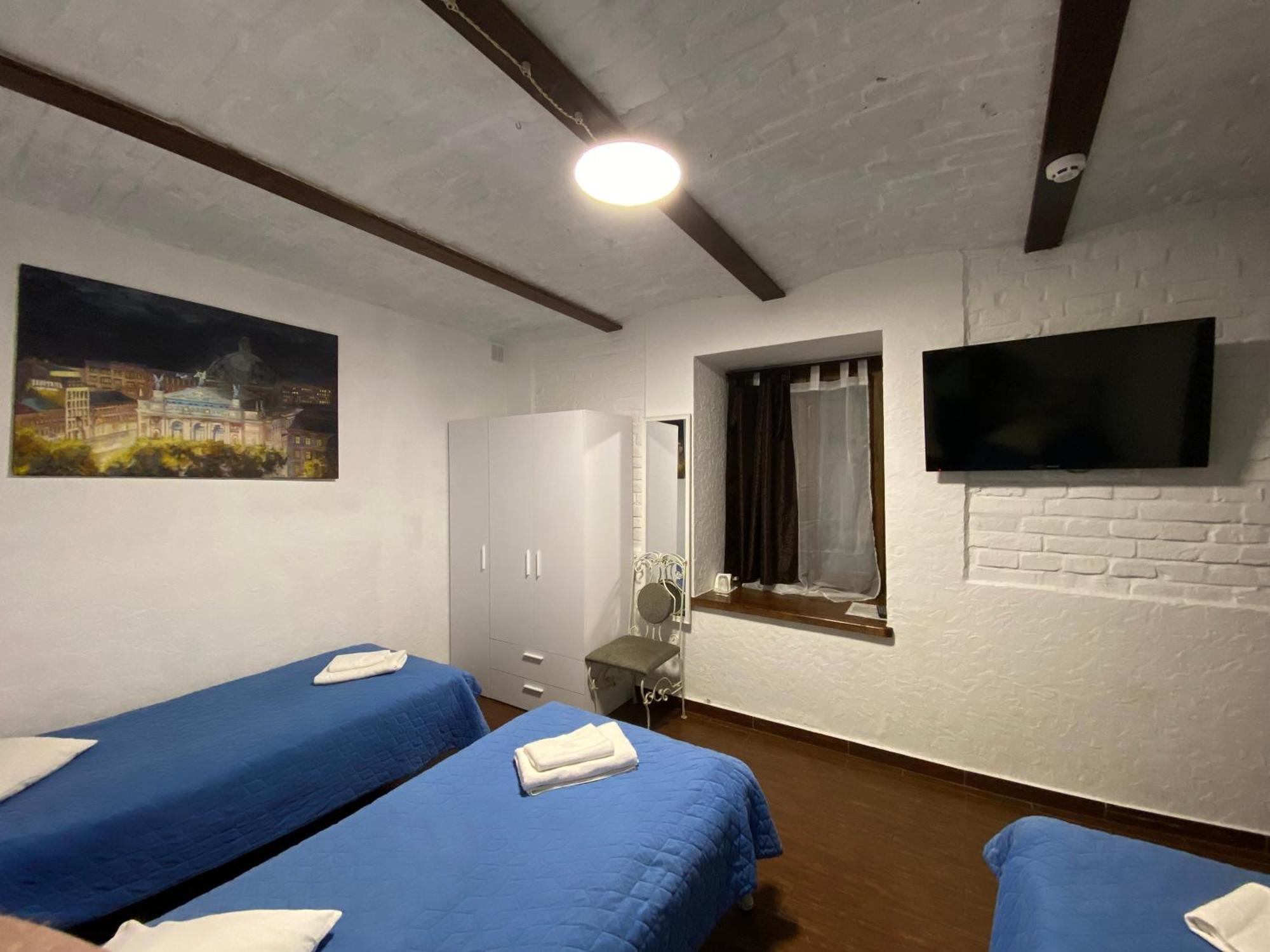 Staryi Krakiv Hotel Lviv Bagian luar foto